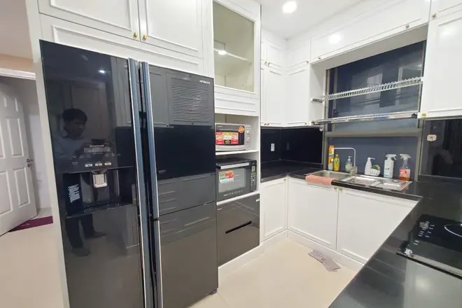 Cho thuê căn 3pn thiết kế thành 2pn nội thất cao cấp đẹp giá thuê 20 triệu căn góc