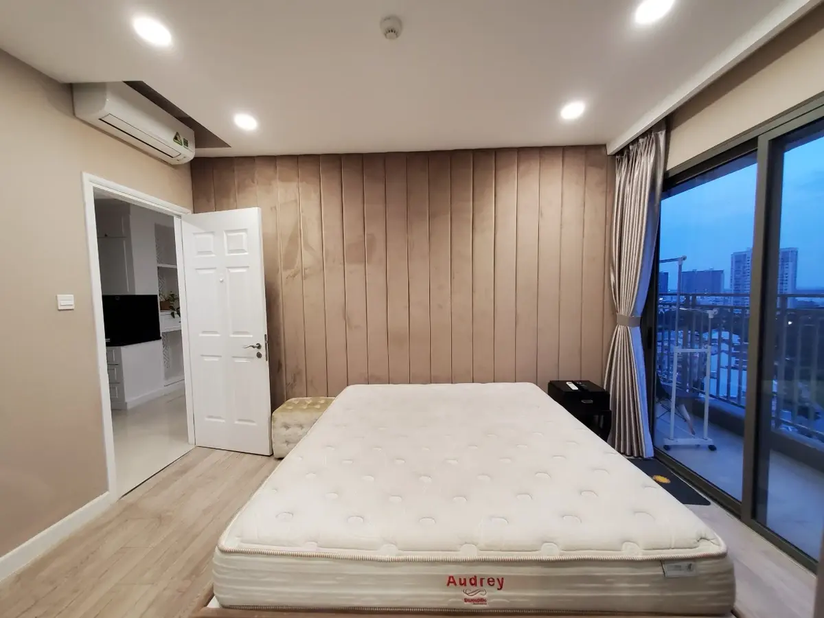 Cho thuê căn 3pn thiết kế thành 2pn nội thất cao cấp đẹp giá thuê 20 triệu căn góc