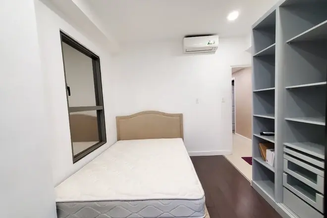 Cho thuê căn 3pn thiết kế thành 2pn nội thất cao cấp đẹp giá thuê 20 triệu căn góc