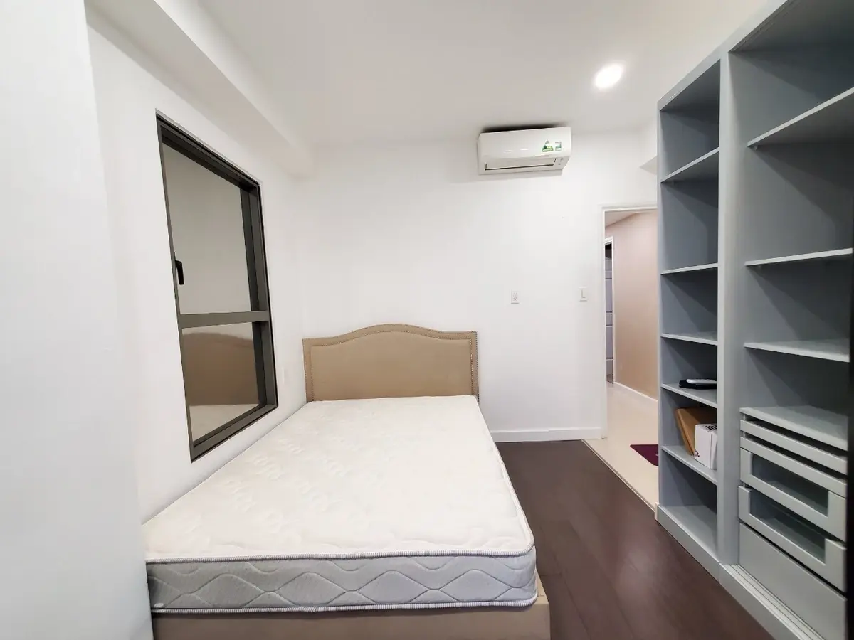 Cho thuê căn 3pn thiết kế thành 2pn nội thất cao cấp đẹp giá thuê 20 triệu căn góc