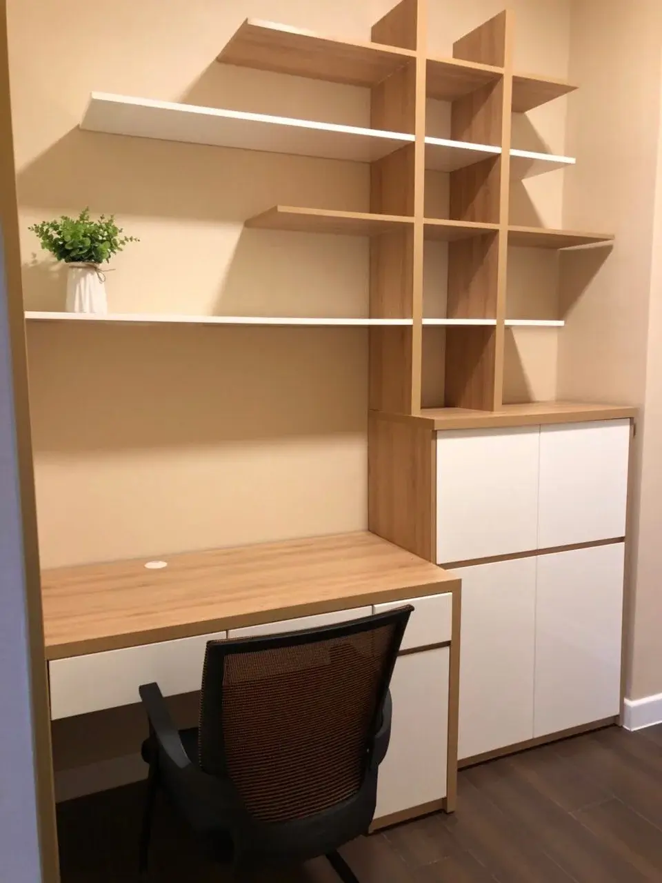 The Sun Avenue cho thuê 1pn+1 giá 13 triệu nội thất full đồ