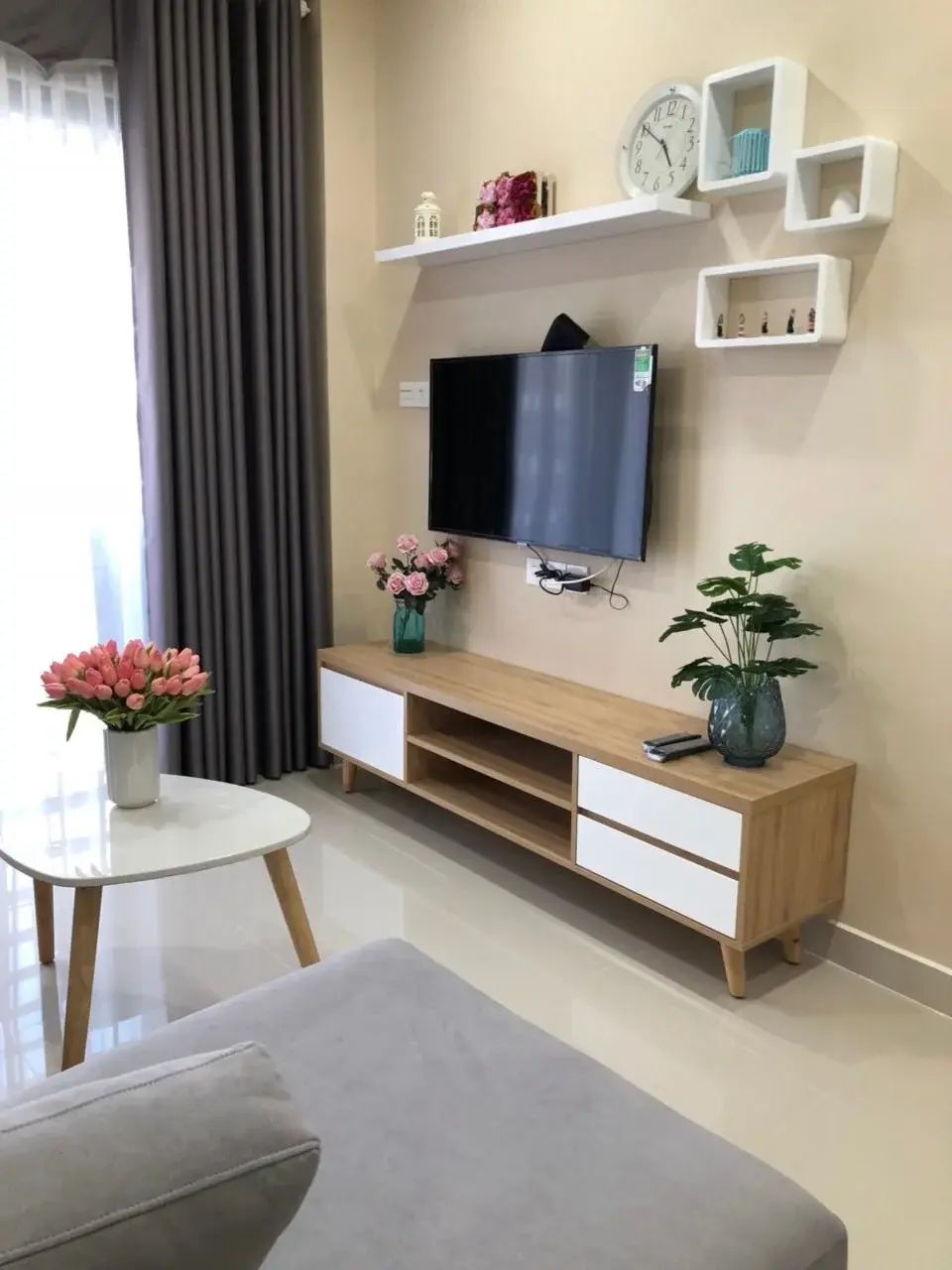 The Sun Avenue cho thuê 1pn+1 giá 13 triệu nội thất full đồ