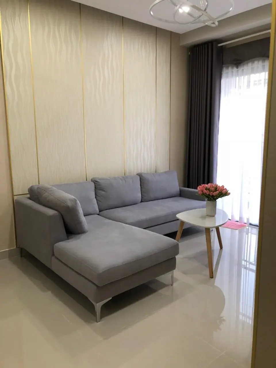 The Sun Avenue cho thuê 1pn+1 giá 13 triệu nội thất full đồ