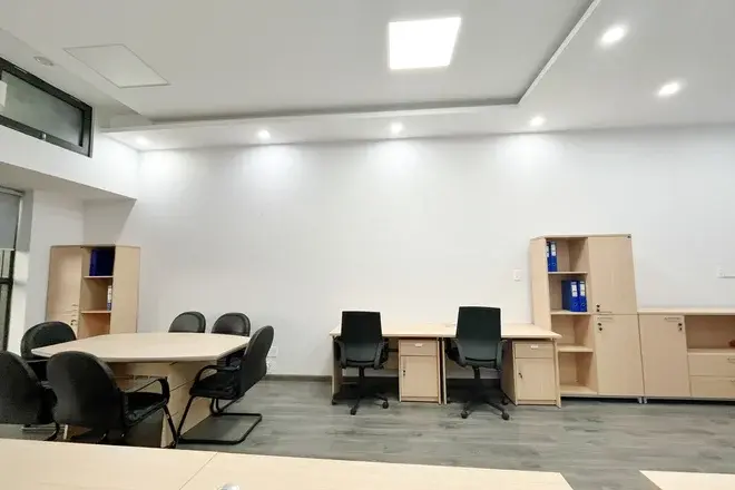 Cho thuê văn phòng full bàn ghế 12 triệu diện tích 44m2 tháp trung tâm thuận tiện