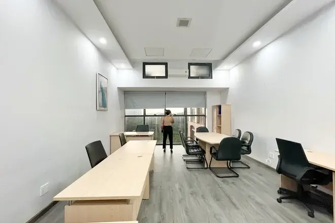Cho thuê văn phòng full bàn ghế 12 triệu diện tích 44m2 tháp trung tâm thuận tiện