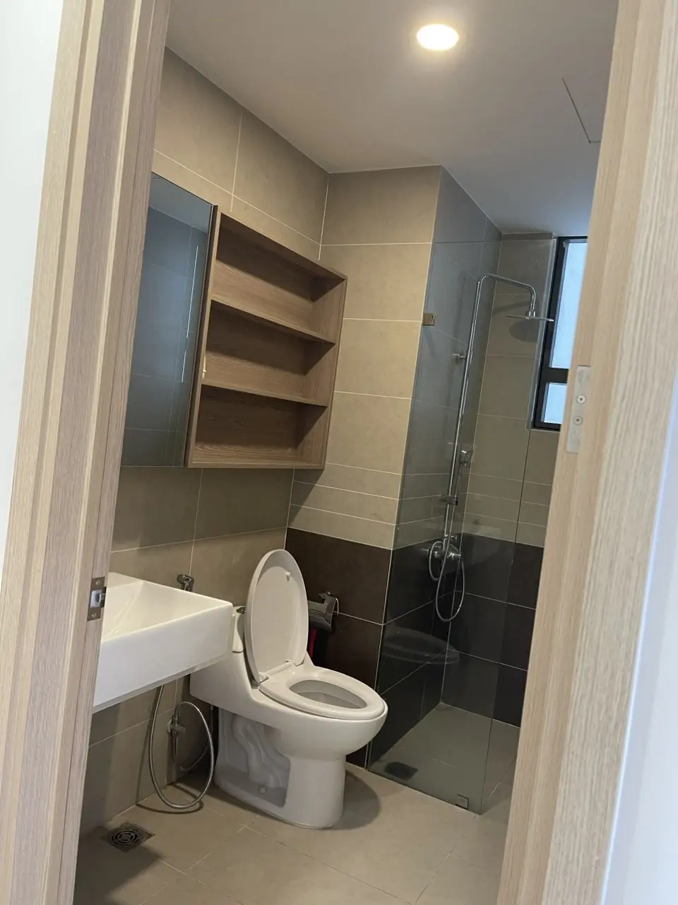 Căn 3pn The Sun Avenue cần cho thuê giá 21 triệu bao phí 96m2 full nội thất