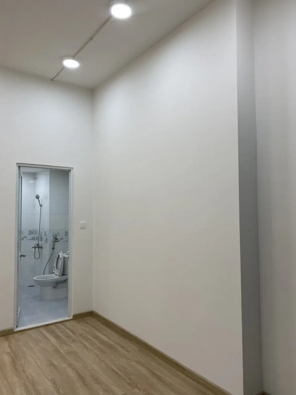 Cho thuê officetel 50m2 The Sun Avenue giá 11 triệu nội thất cơ bản view yên tĩnh