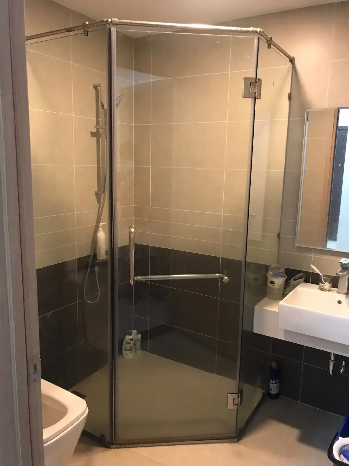 Officetel The Sun Avenue cho thuê nội thất cơ bản 11 triệu 47m2 có ngăn 1 phòng