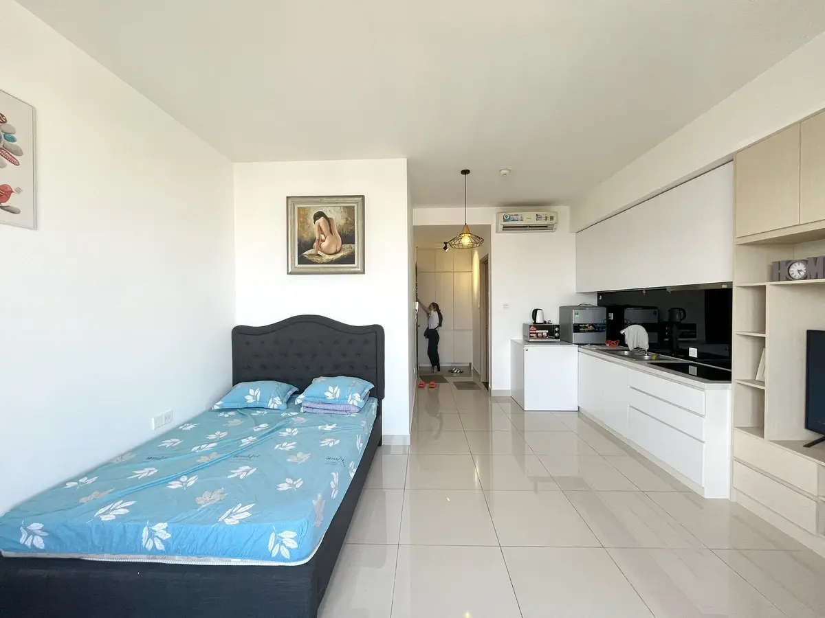 Chuyển nhượng căn hộ 31m2 The Sun Avenue giá 1,95 tỷ kèm nội thất