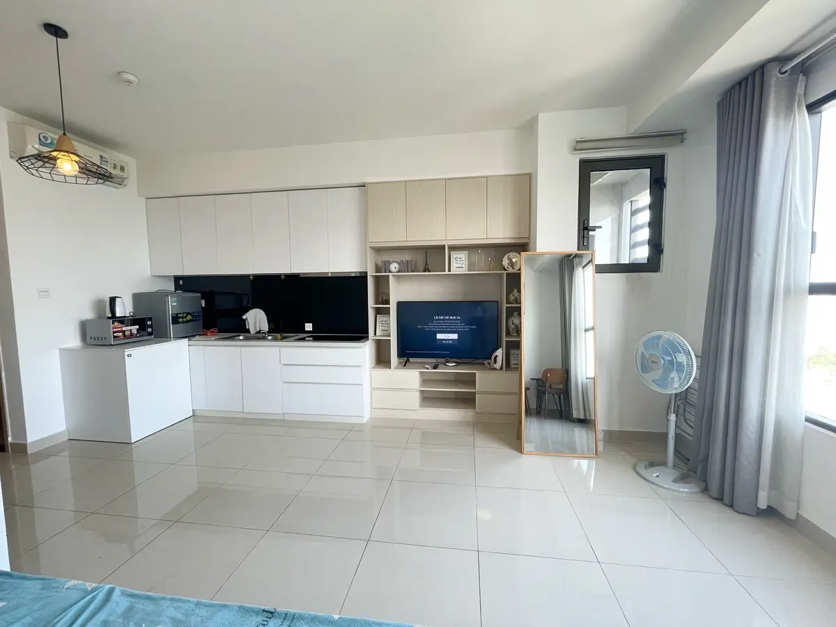 Chuyển nhượng căn hộ 31m2 The Sun Avenue giá 1,95 tỷ kèm nội thất