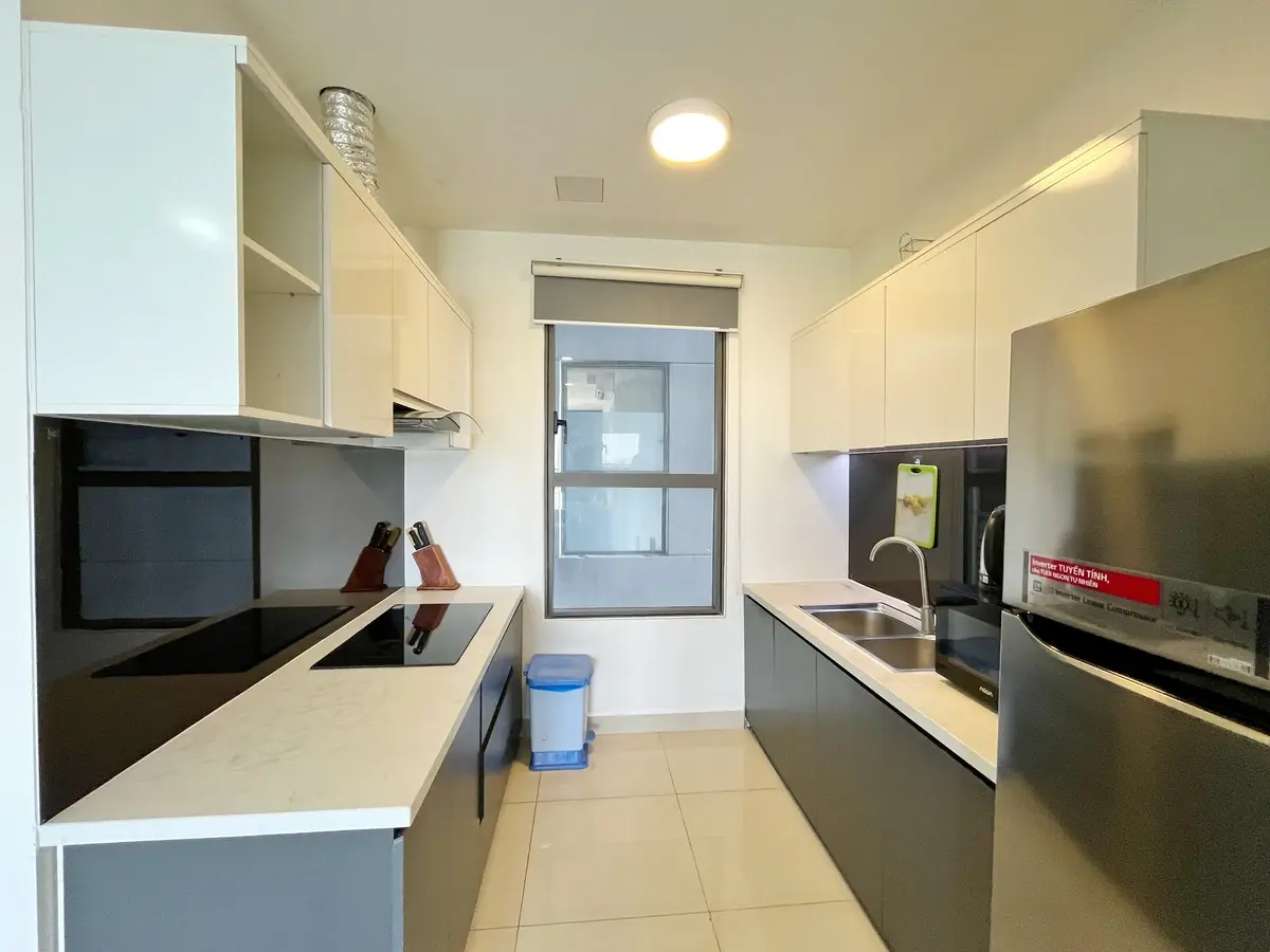 cho thuê full nội thất căn 3 phòng ngủ The Sun Avenue giá 19 triệu căn góc