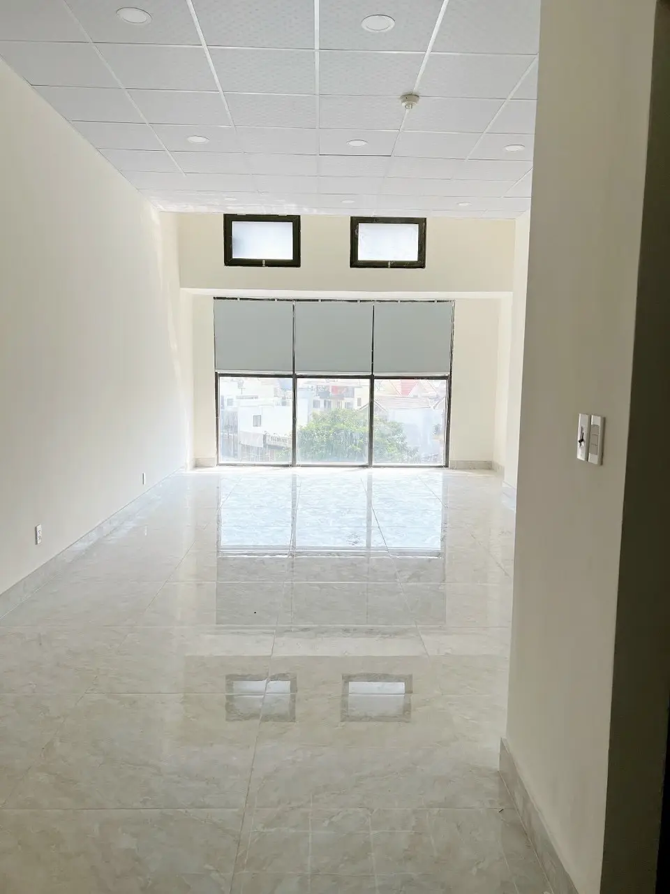 Văn phòng The Sun Avenue cho thuê 48m2 giá 10 triệu tháp trung tâm thuận tiện