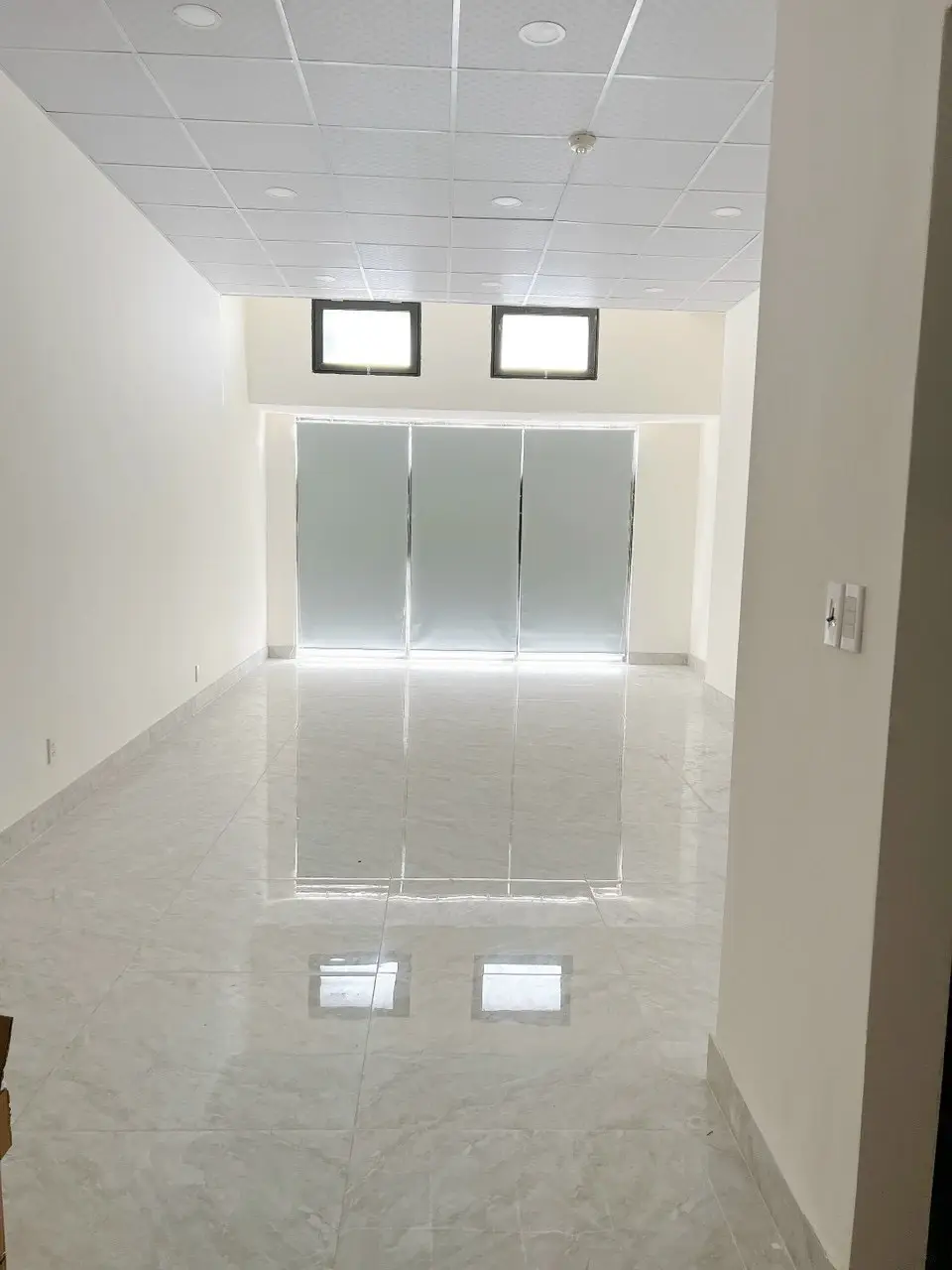 Văn phòng The Sun Avenue cho thuê 48m2 giá 10 triệu tháp trung tâm thuận tiện