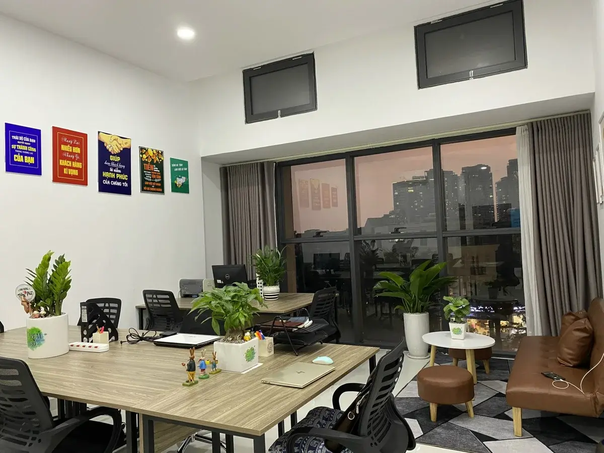 Văn phòng The Sun Avenue cho thuê 11 triệu diện tích 44m2 full bàn ghế