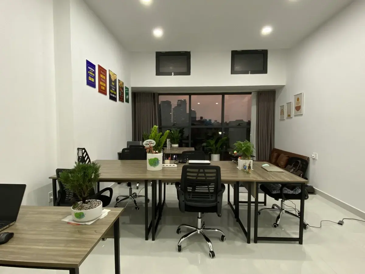 Văn phòng The Sun Avenue cho thuê 11 triệu diện tích 44m2 full bàn ghế