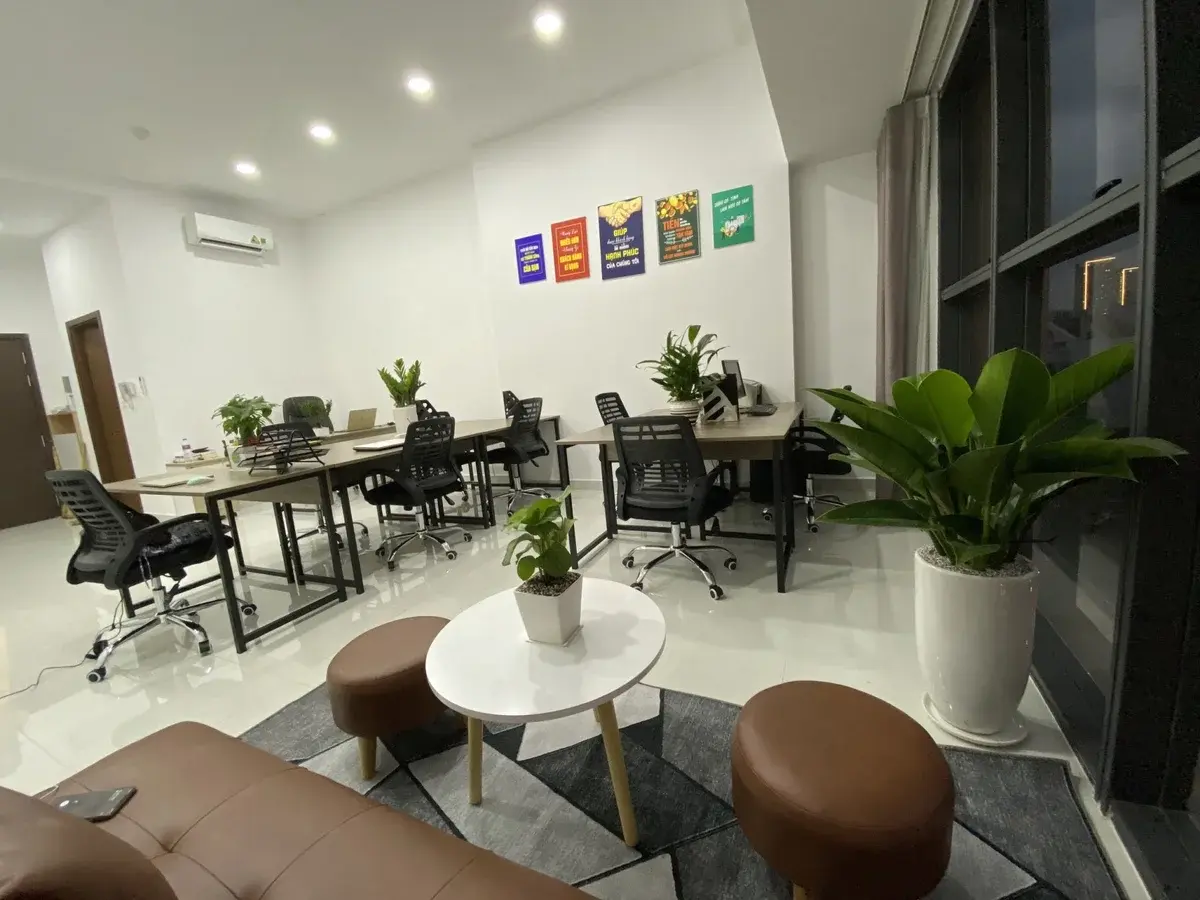 Văn phòng The Sun Avenue cho thuê 11 triệu diện tích 44m2 full bàn ghế