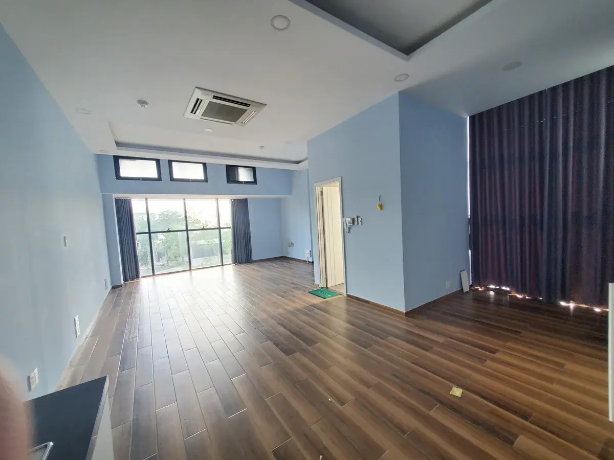 Cho thuê văn phòng The Sun Avenue giá 13 triệu bao phí 56m2 san gỗ full căn đẹp