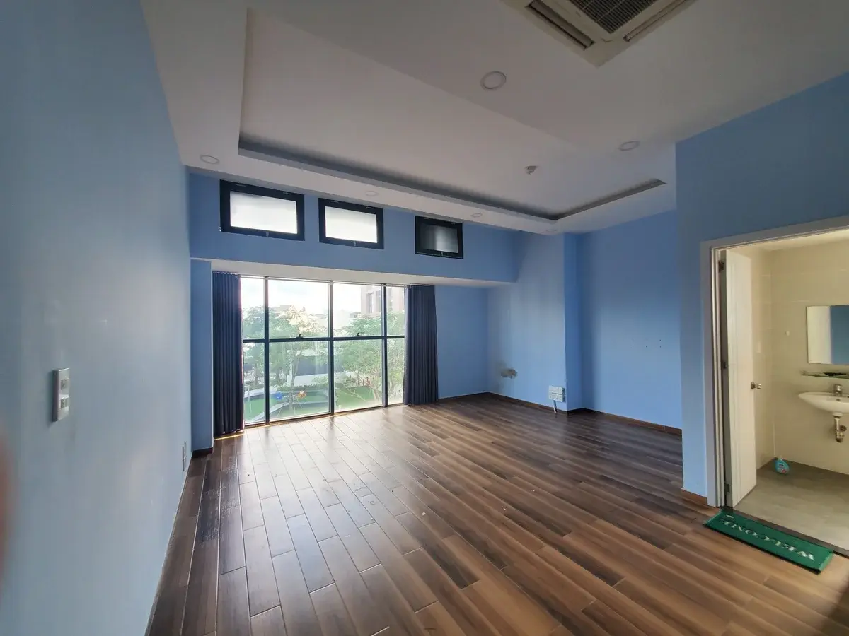 Cho thuê văn phòng The Sun Avenue giá 13 triệu bao phí 56m2 san gỗ full căn đẹp