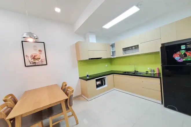 Cho thuê 2 phòng ngủ nội thất full nhà sạch mới giá 17 triệu bao phí view sông