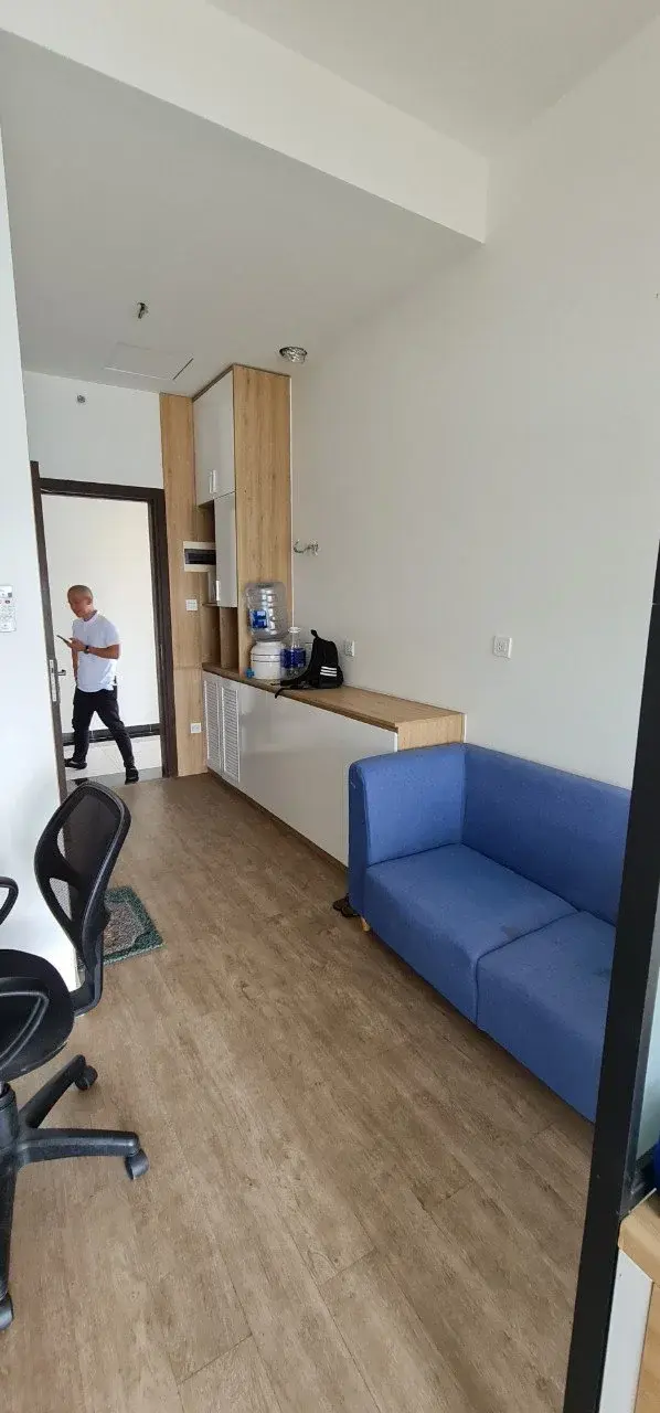 Cho thuê văn phòng full bàn ghế giá 10 triệu bao phí diện tích 35m2