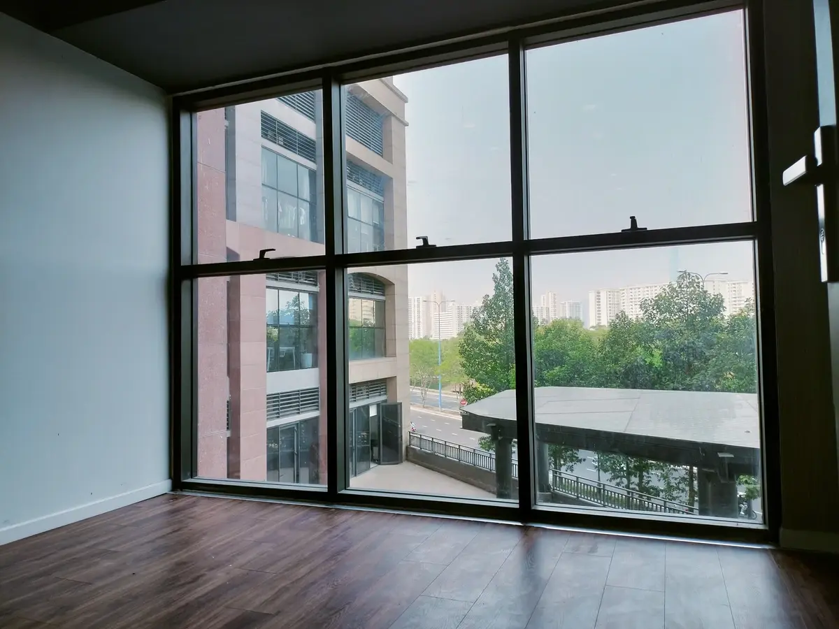 Văn phòng The Sun Avenue cho thuê diện tích rộng 83m2 giá 20 triệu nhà trống