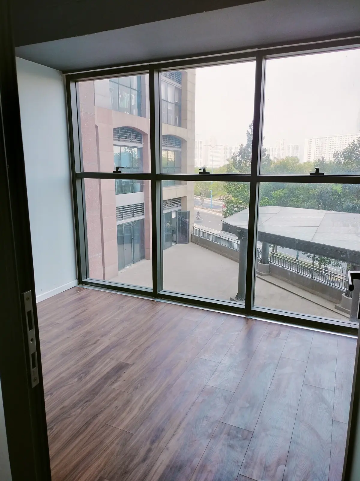 Văn phòng The Sun Avenue cho thuê diện tích rộng 83m2 giá 20 triệu nhà trống