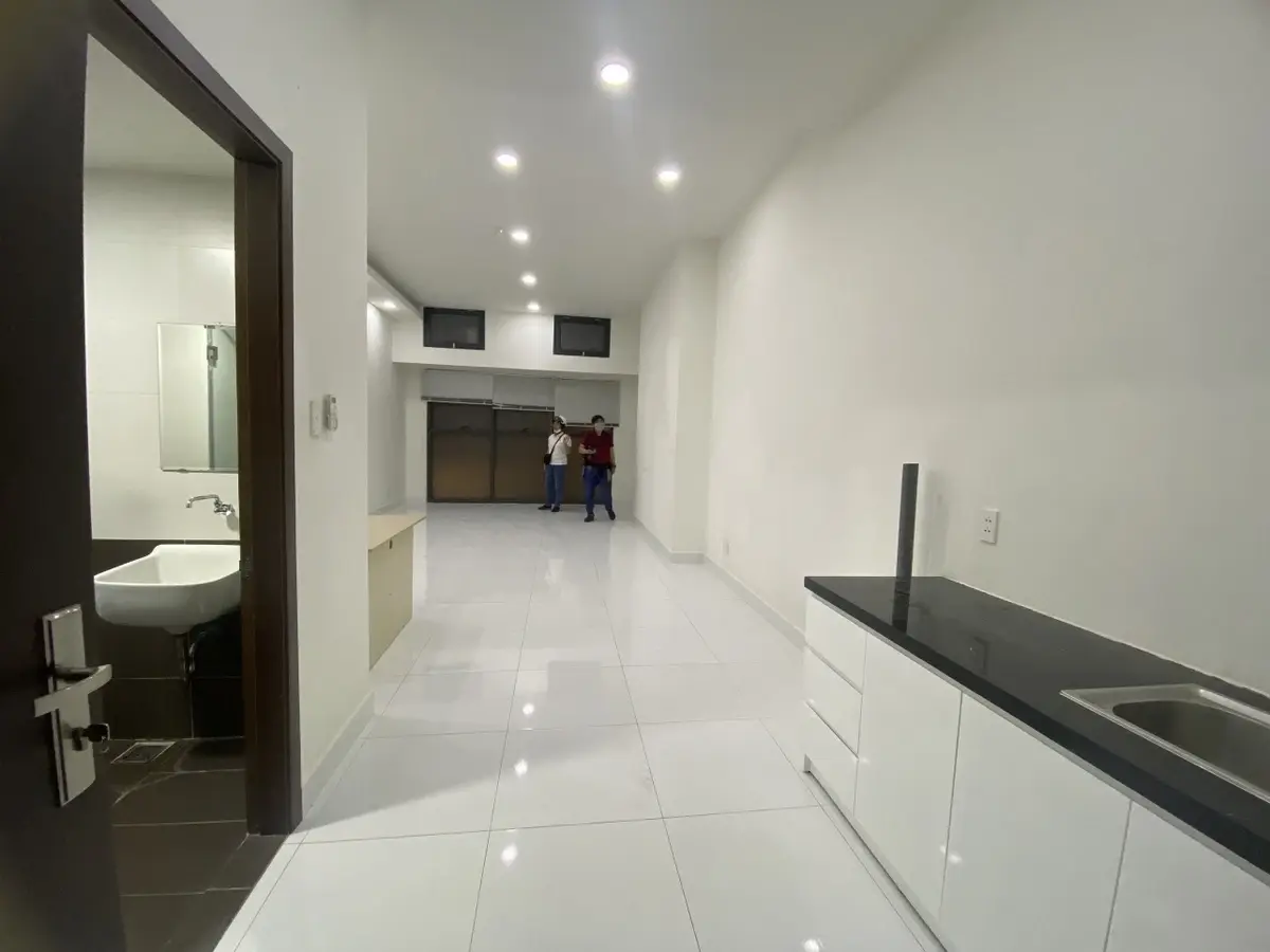 Cho thuê văn phòng 47m2 giá 11 triệu bao phí view mặt sau yên tĩnh mát