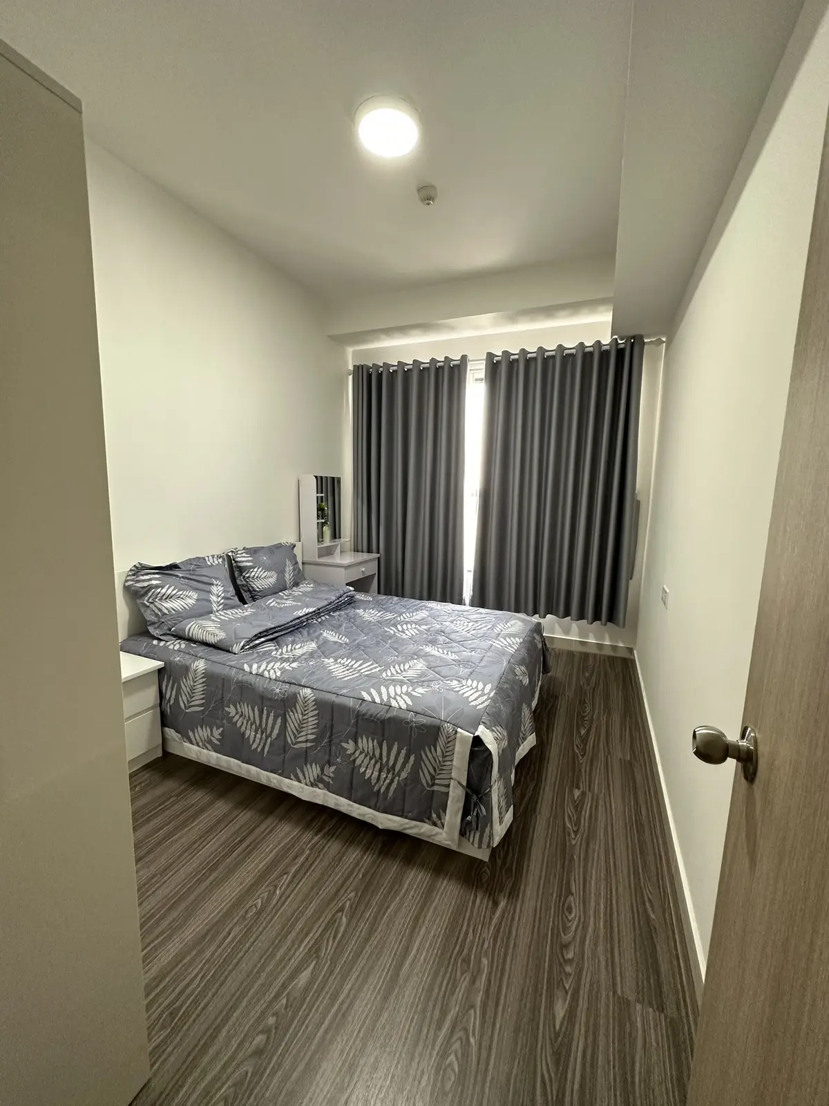 Cần cho thuê 1 phòng ngủ 51m2 giá 14 triệu full nội thất The Sun