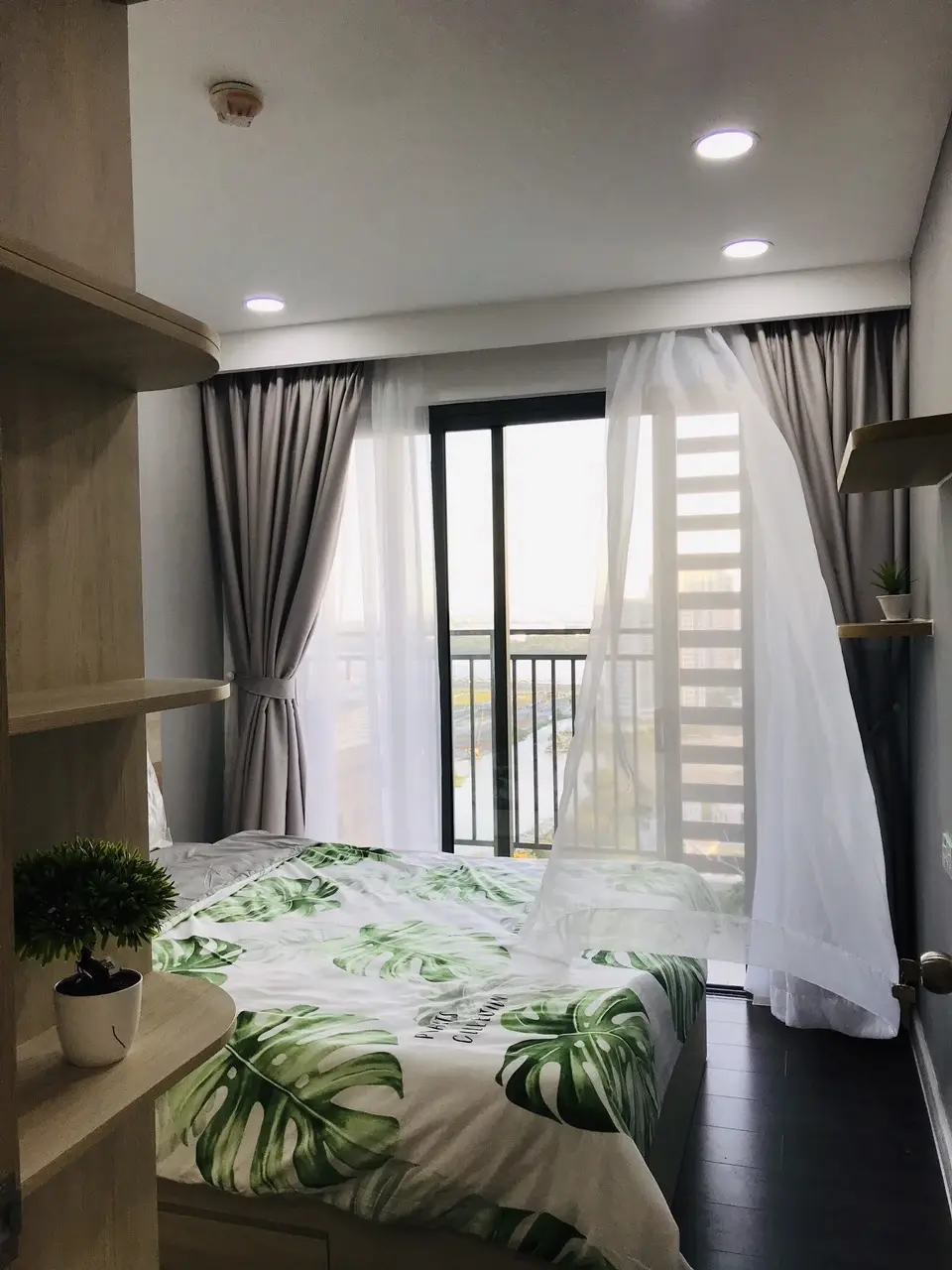 Cho thuê 2pn The Sun Avenue giá 17 triệu bao phí 76m2 view sông mát mẻ