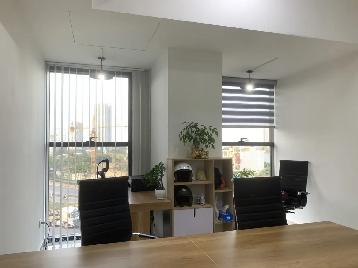 Văn phòng cho thuê 33m2 có sẵn bàn ghế giá thuê 9 triệu/ tháng The Sun Avenue