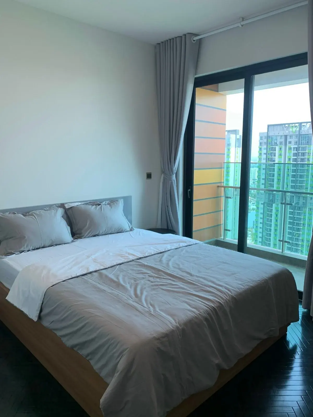 Cho thuê căn 3PN diện tích 133m2 sky Loft Duplex giá 37 triệu Feliz En Vista