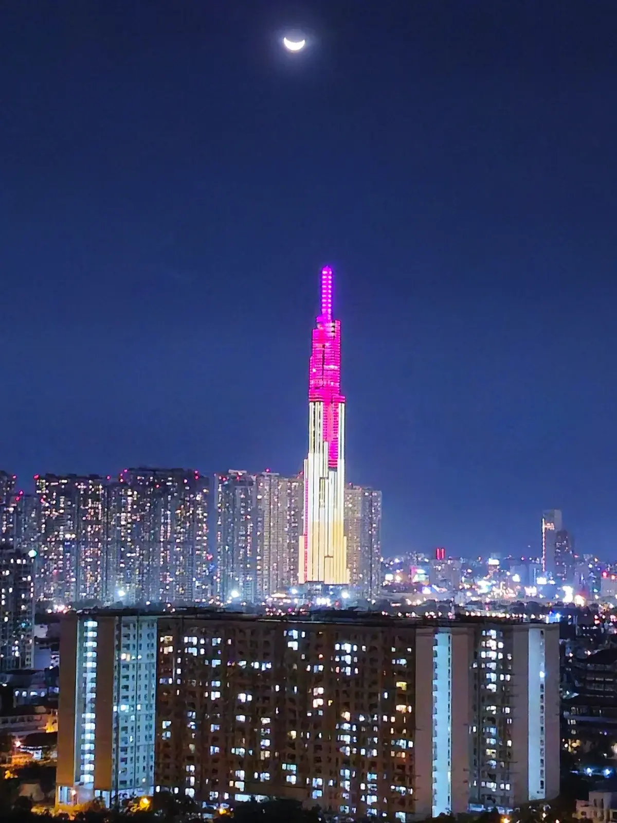 Mua bán căn hộ The Sun Avenue 2pn + 2wc giá 4,95 tỷ full nội thất