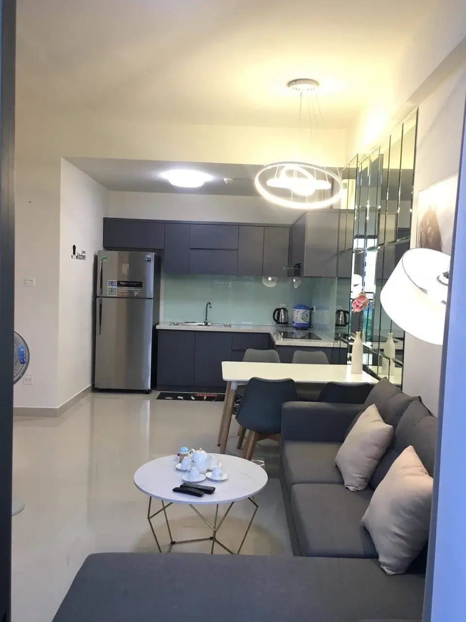 Chuyển nhượng The Sun Avenue giá 4 tỷ nội thất đầy đủ nhà đang trống sẵn 72m2