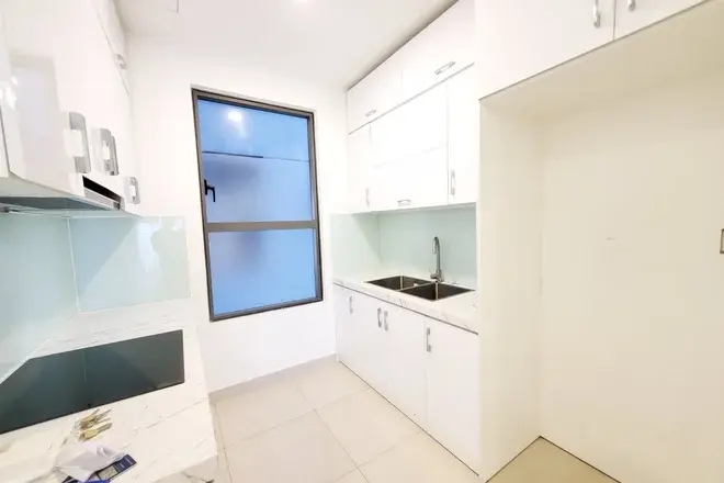 Cho thuê căn hộ 3PN nội thất cơ bản giá 16 triệu/ tháng 96m2 căn góc tầng cao