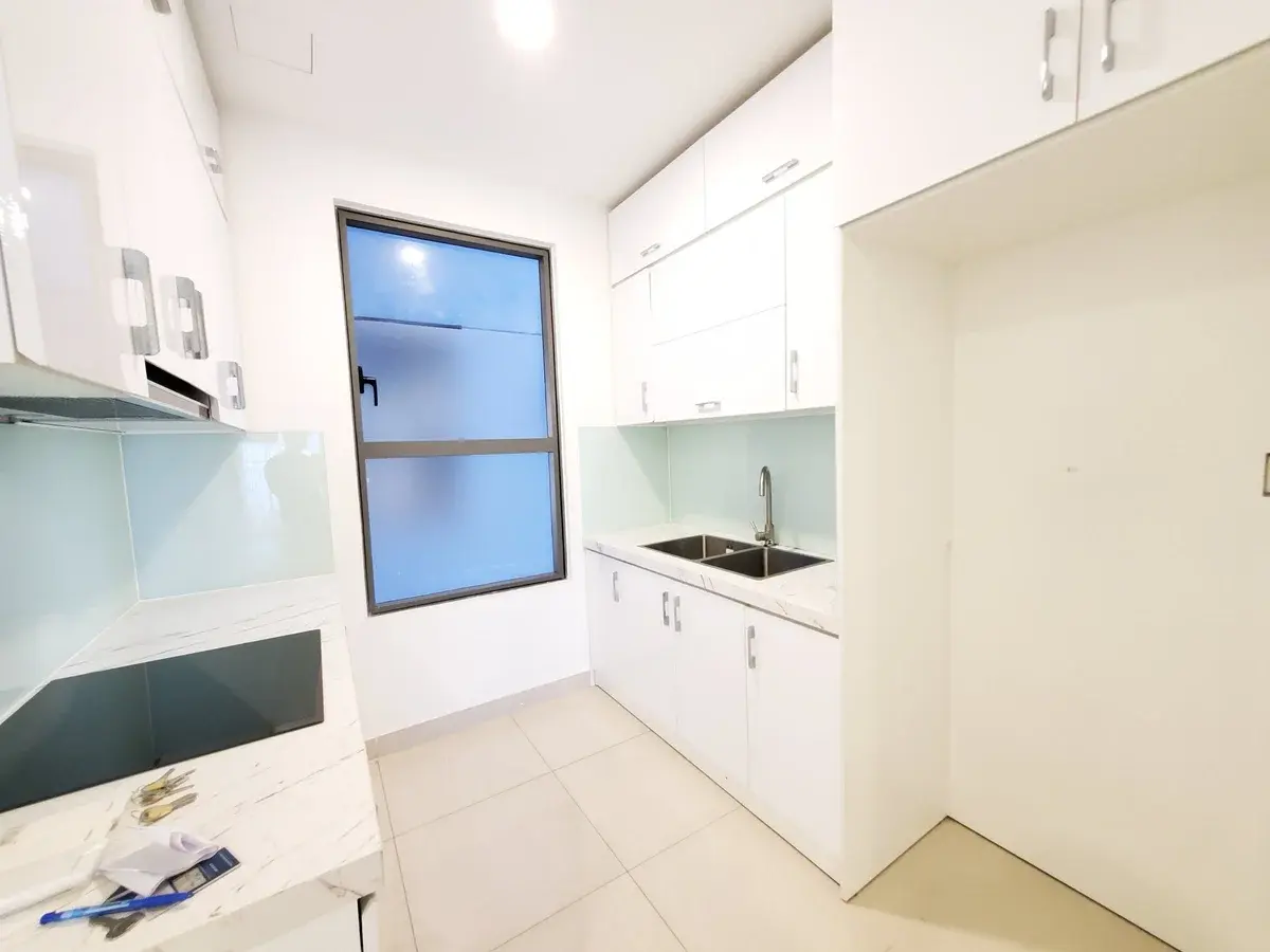 Cho thuê căn hộ 3PN nội thất cơ bản giá 16 triệu/ tháng 96m2 căn góc tầng cao