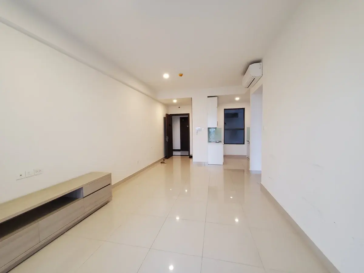 Cho thuê căn hộ 3PN nội thất cơ bản giá 16 triệu/ tháng 96m2 căn góc tầng cao