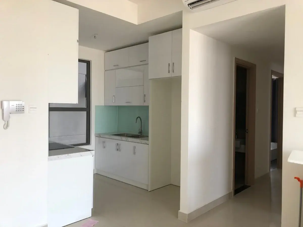 Cho thuê căn hộ 3PN nội thất cơ bản giá 16 triệu/ tháng 96m2 căn góc tầng cao