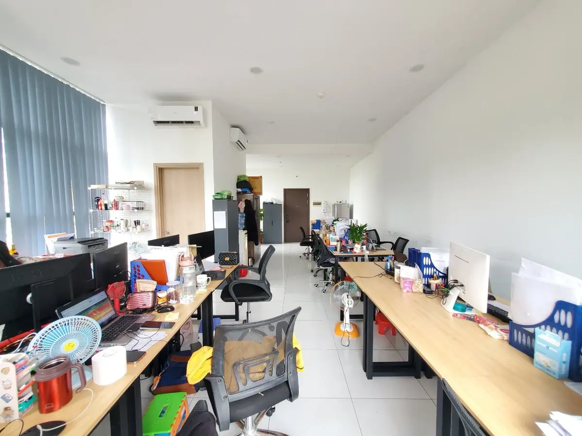 Cho thuê văn phòng 60m2 The Sun Avenue giá 14 triệu căn góc vị trí đẹp