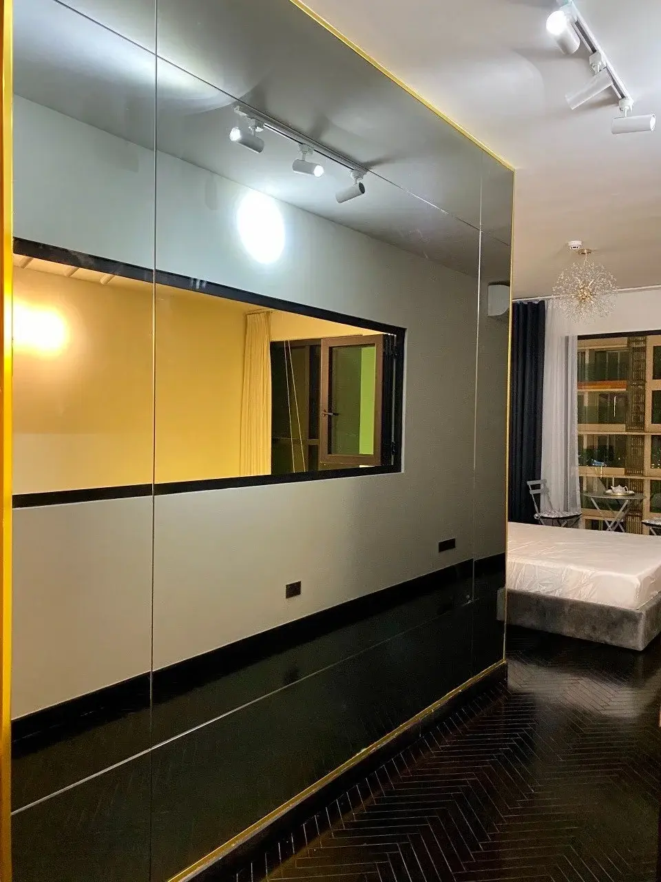 Chuyển nhượng căn hộ 2pn giá 8,5 tỷ thiết kế Duplex nhà đẹp Feliz En Vista