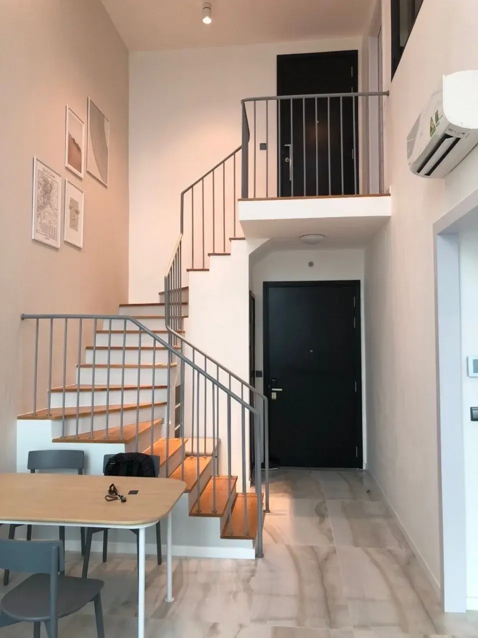 Cần bán 2PN Duplex tại Feliz En Vista giá 8,2 tỷ nội thất đầy đủ