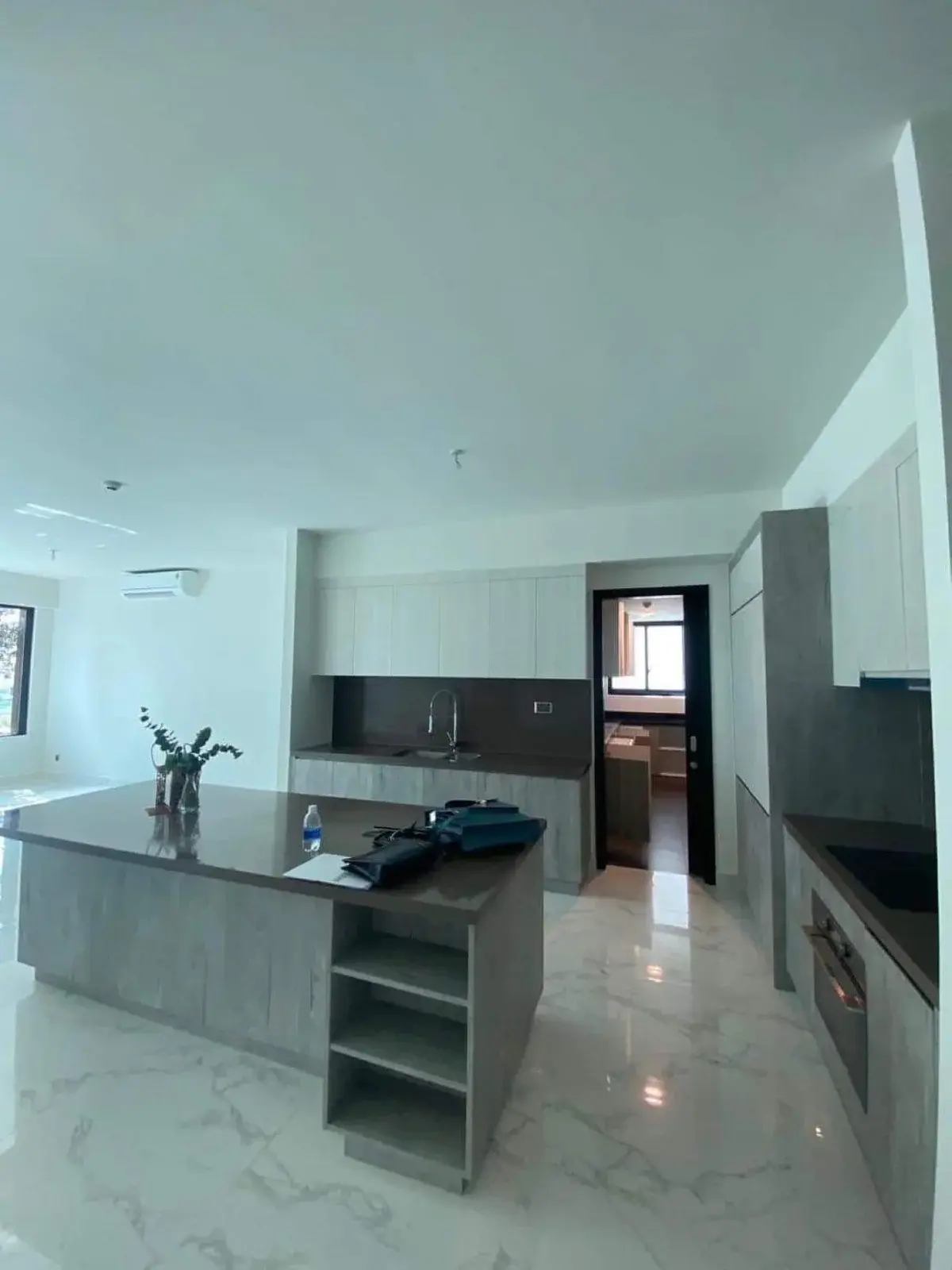 Bán 4PN Sky Villa diện tích 181m2 nội thất cơ bản giá 19 tỷ căn hộ cao cấp