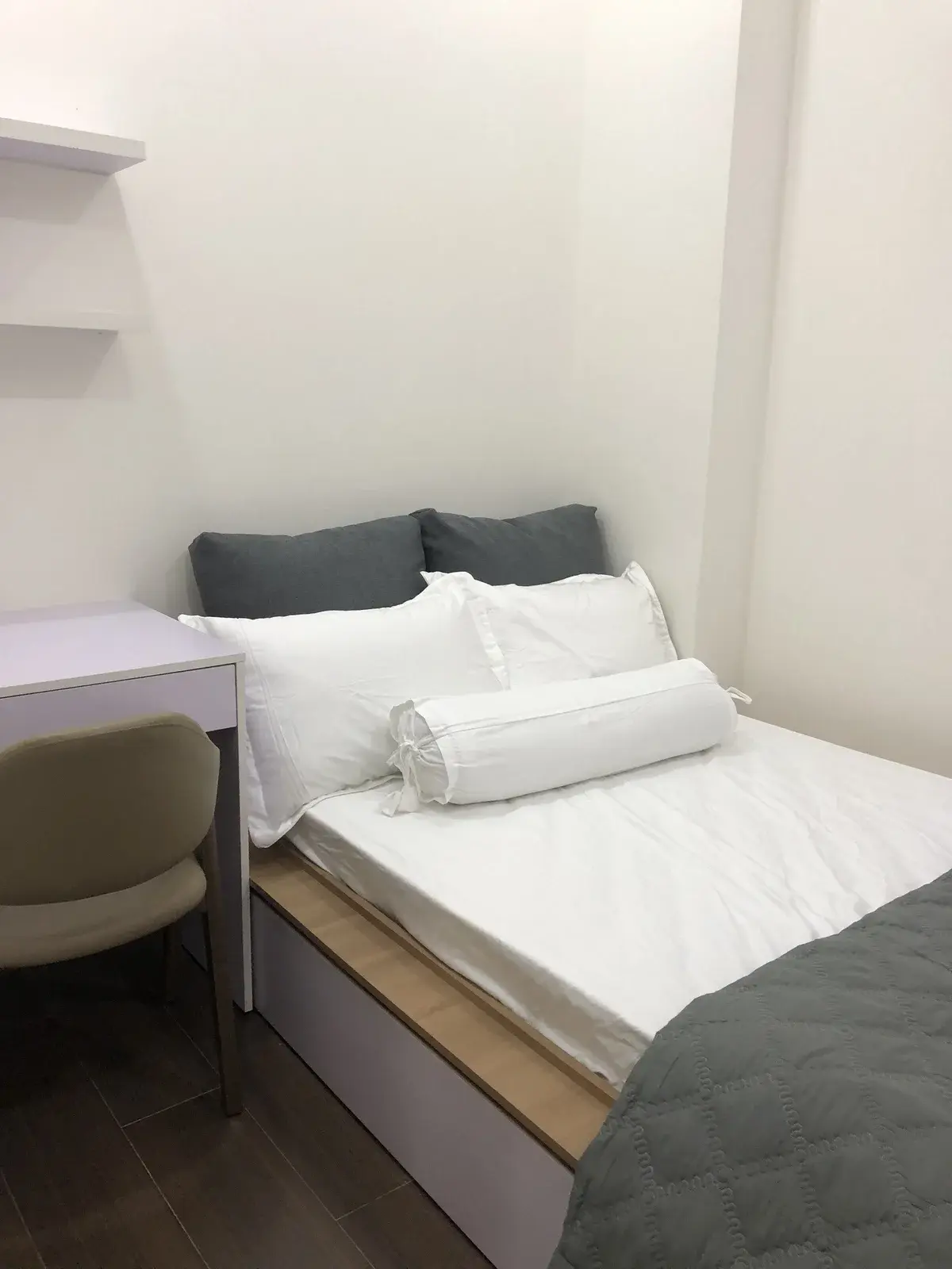 Mua bán căn hộ The Sun Avenue 2pn + 1wc giá 4,8 tỷ full nội thất