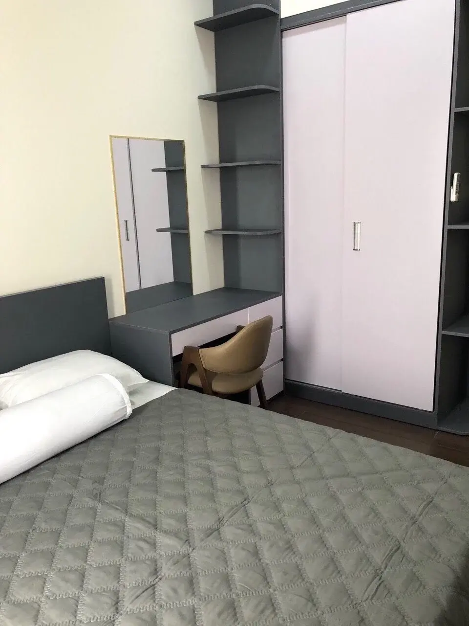 Mua bán căn hộ The Sun Avenue 2pn + 1wc giá 4,8 tỷ full nội thất