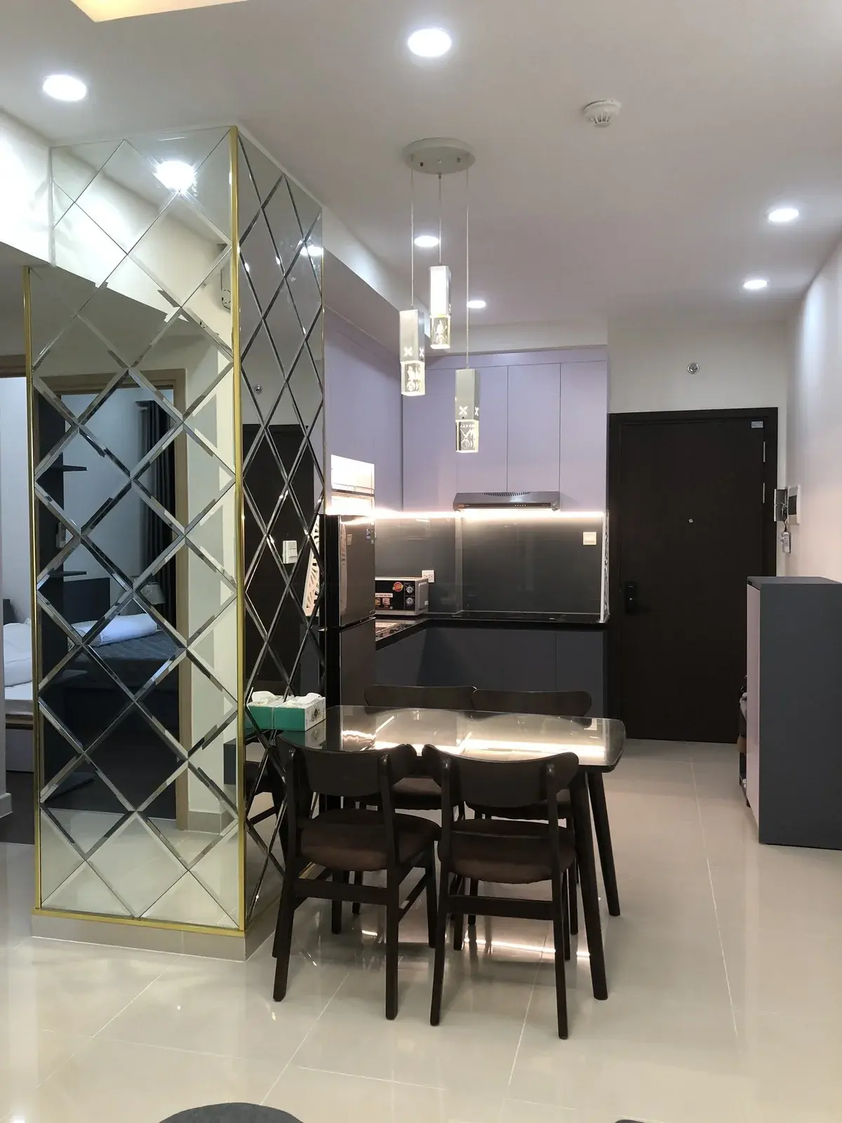 Mua bán căn hộ The Sun Avenue 2pn + 1wc giá 4,8 tỷ full nội thất