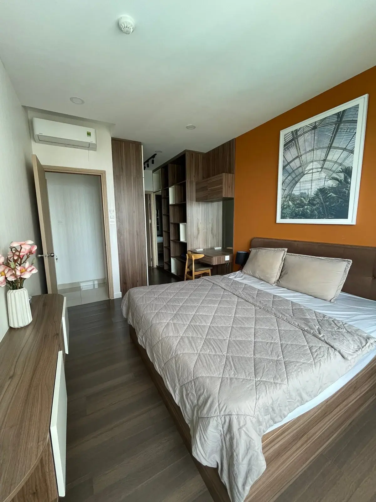 Căn hộ 2 phòng ngủ cho thuê full nội thất đẹp giá 18 triệu tháp trung tâm