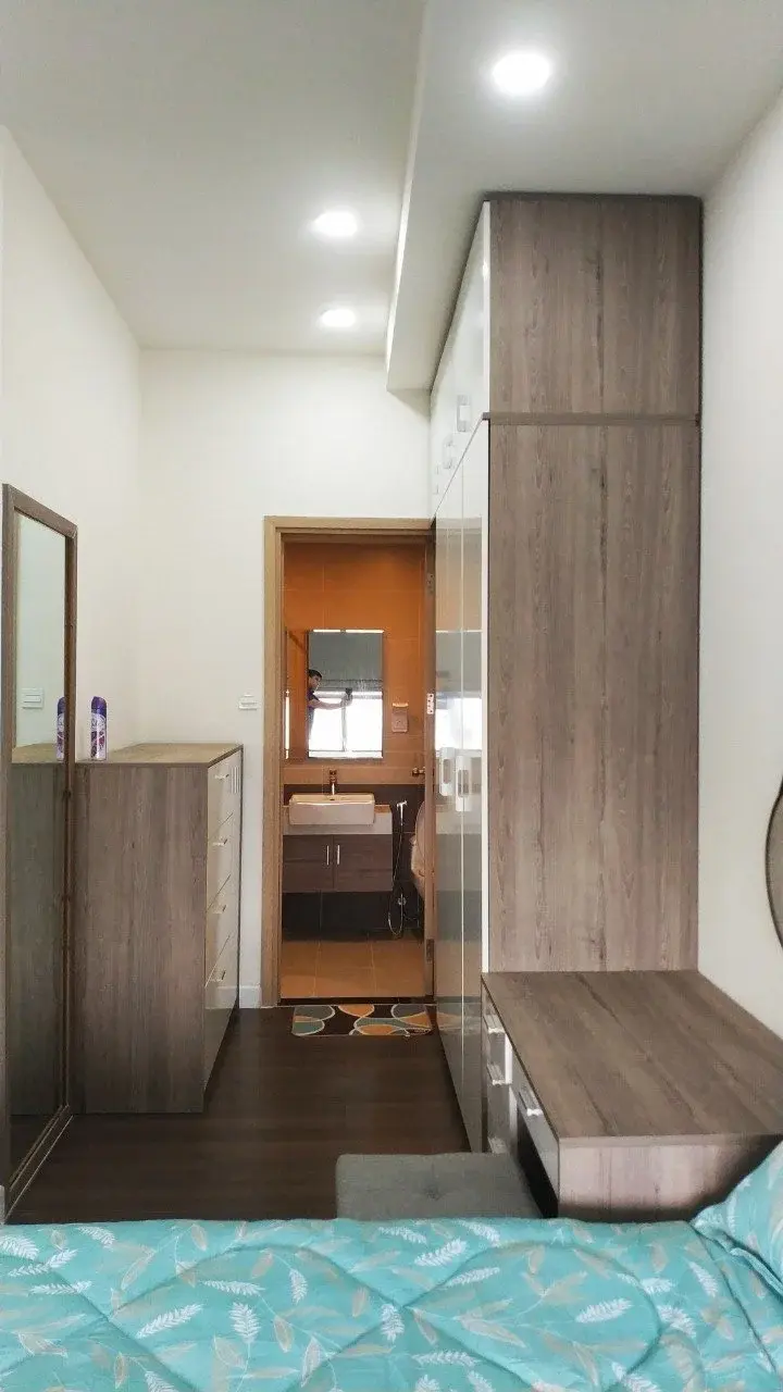 Chuyển nhượng căn 2pn nội thất đầy đủ giá 5,35 tỷ bao hết tầng cao view thoáng