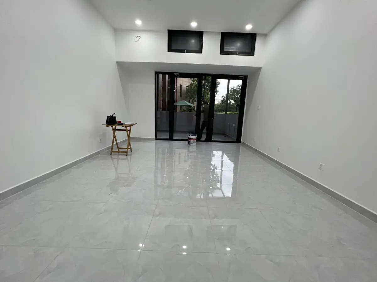 Cho thuê Officetel 45m2 Văn phòng + 15m2 ngoài ban công The Sun Avenue