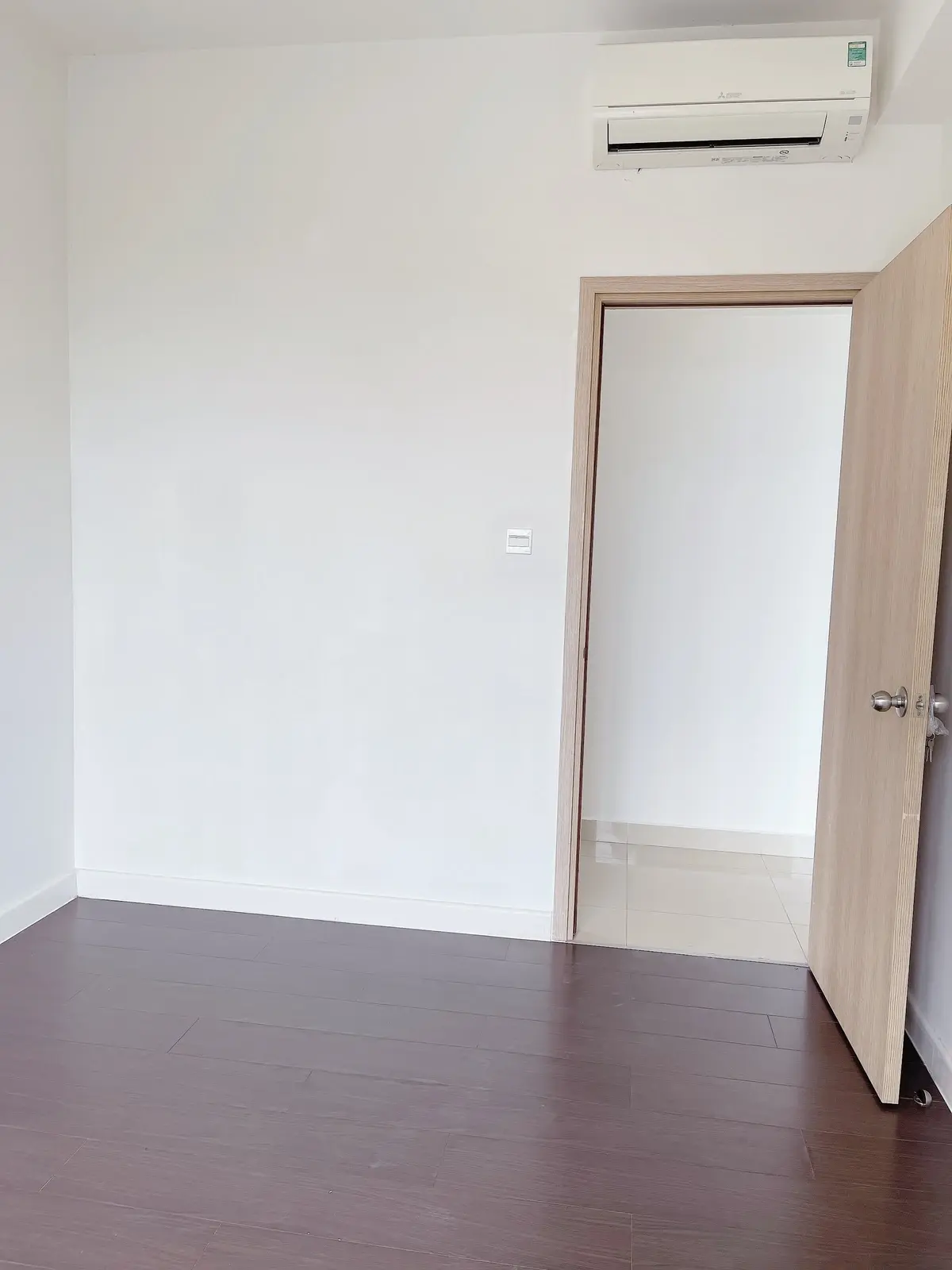 Bán căn hộ 3PN nội thất cơ bản 6,1 tỷ tầng cao view thoáng The Sun Avenue