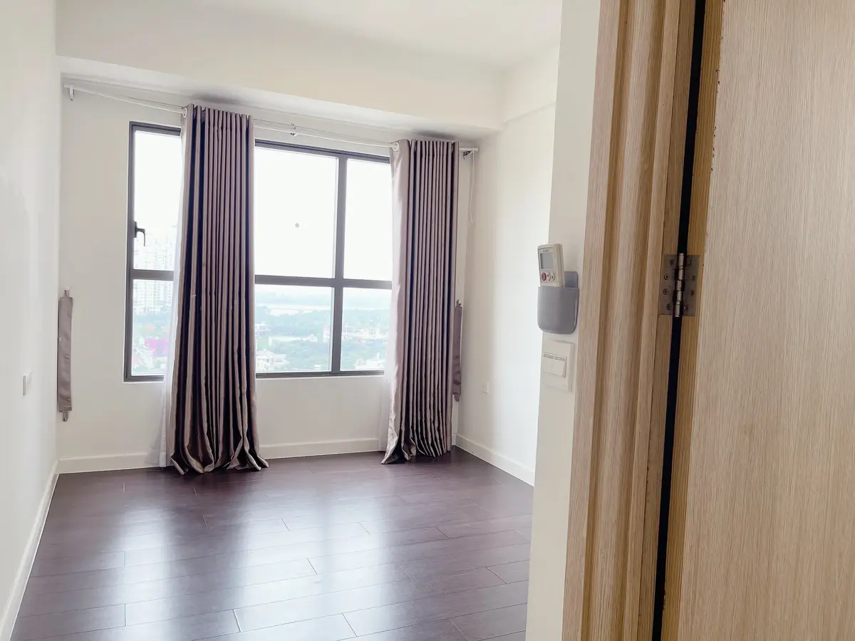 Bán căn hộ 3PN nội thất cơ bản 6,1 tỷ tầng cao view thoáng The Sun Avenue