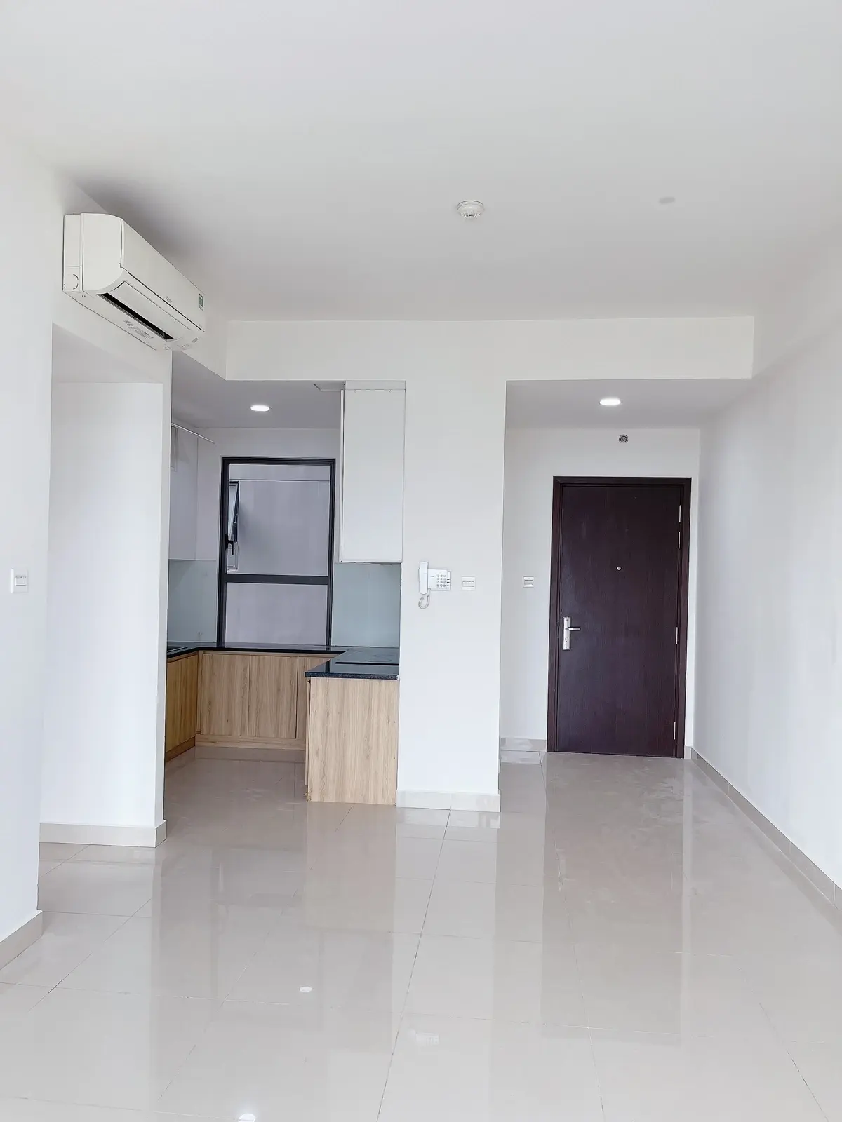 Bán căn hộ 3PN nội thất cơ bản 6,1 tỷ tầng cao view thoáng The Sun Avenue